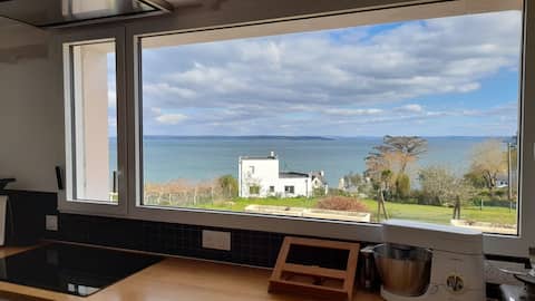 Large sea view, 4 bedrooms 8 beds, big garden