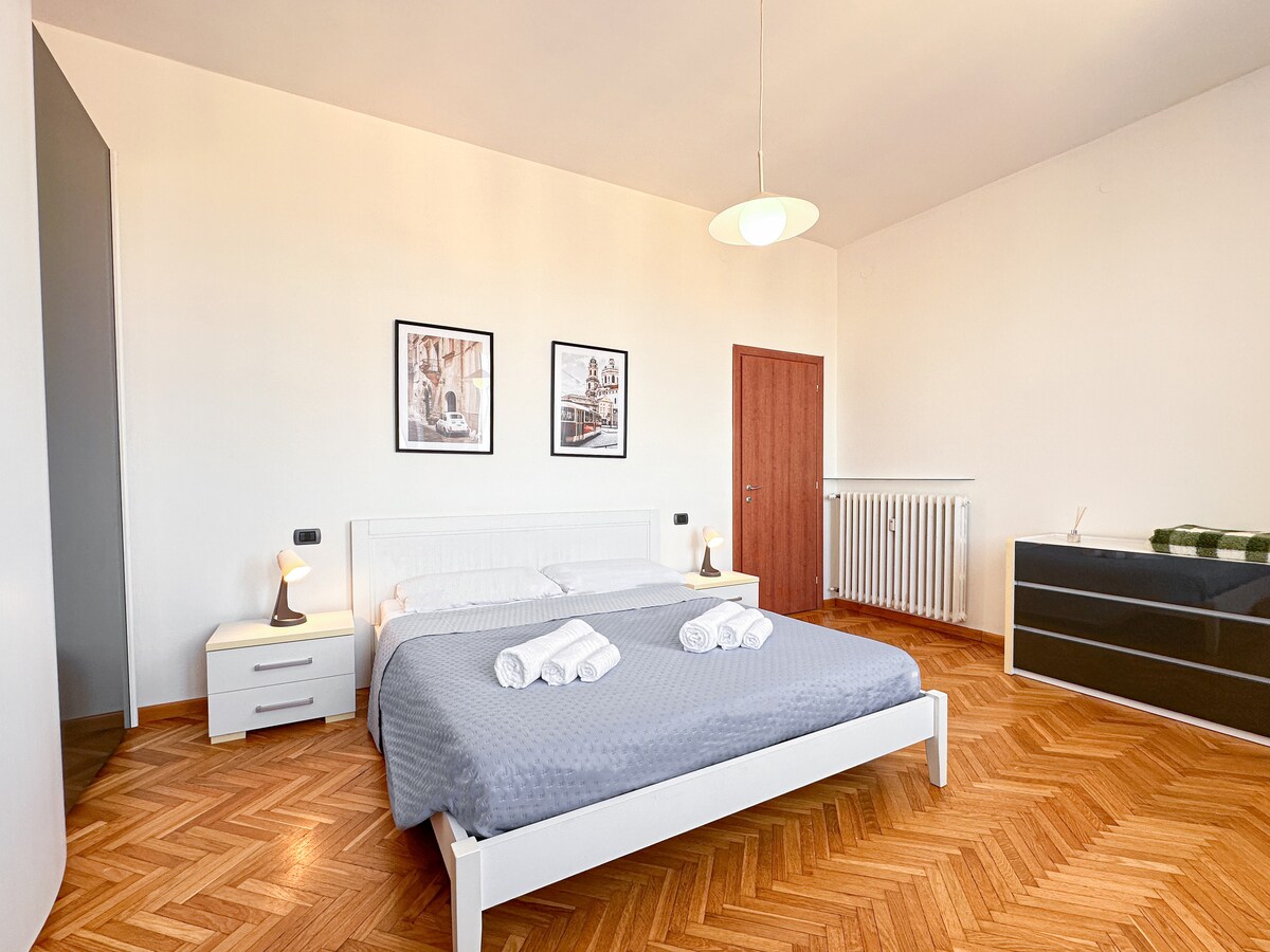 Slaapkamer met uitzicht en airconditioning