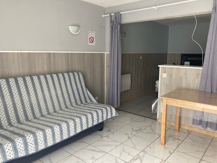 Studio Avec Terrasse - Vias