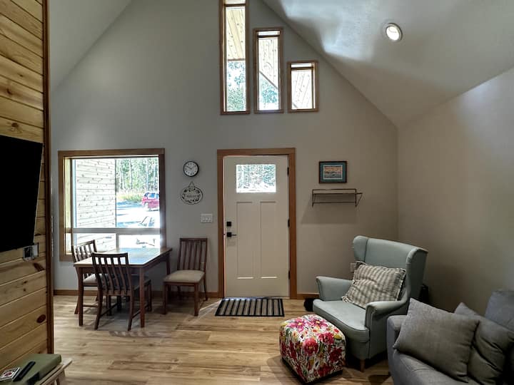 Cozy Cottage On Wooded Lot - Lake Lucille, Wasilla