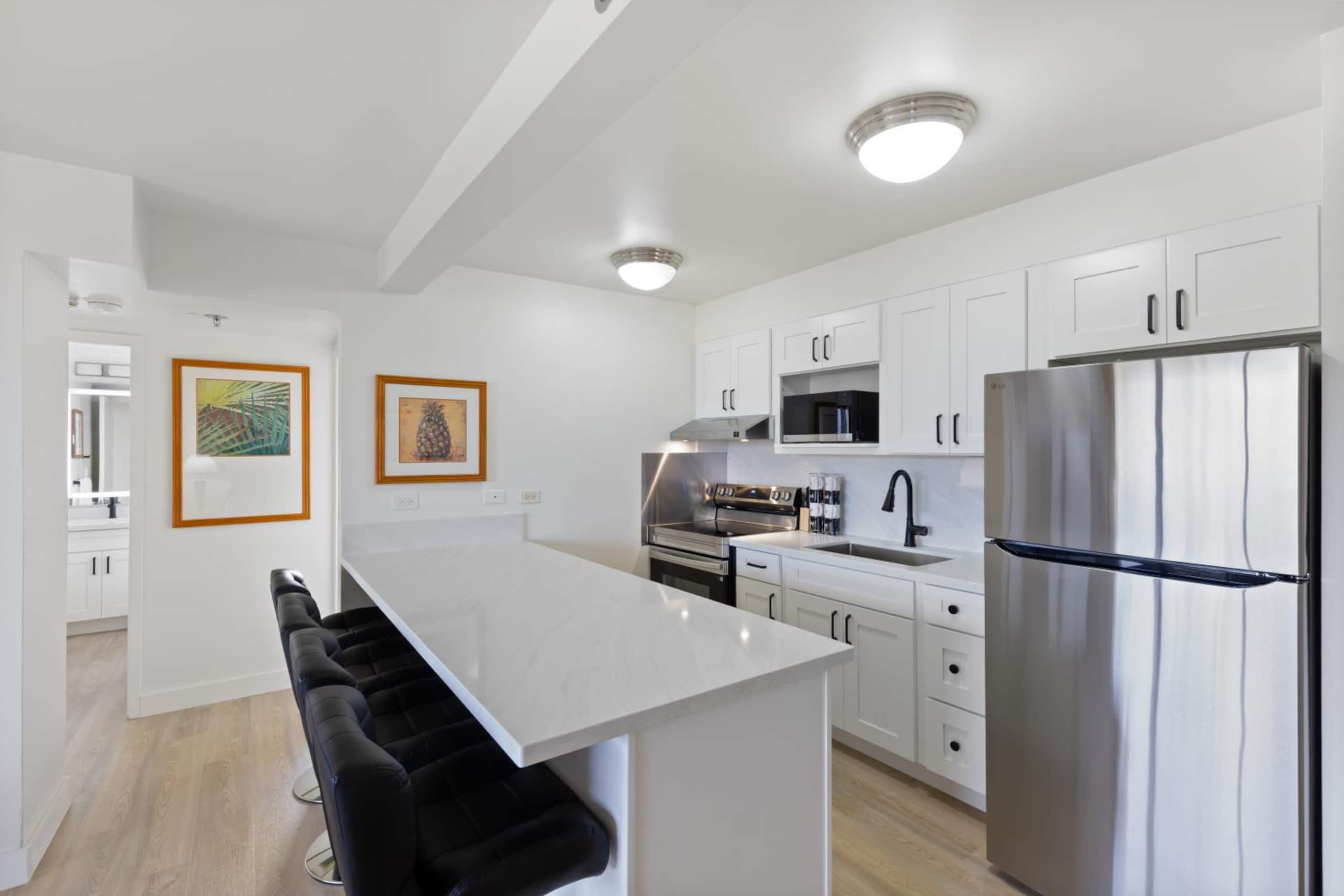 Condo in Honolulu · ★4.86 · 2 bedrooms · 3 beds · 1 bath - Image 8