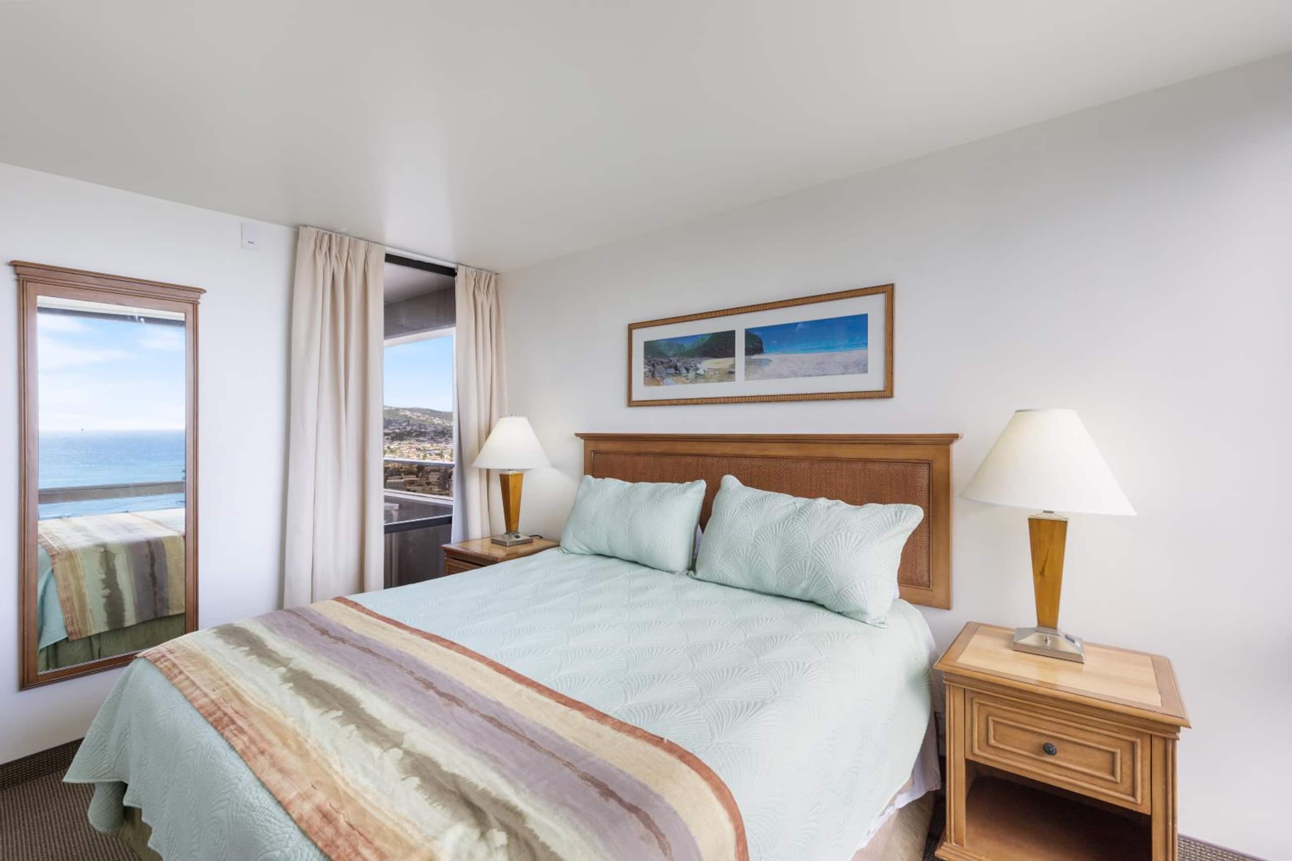 Condo in Honolulu · ★4.86 · 2 bedrooms · 3 beds · 1 bath - Image 12