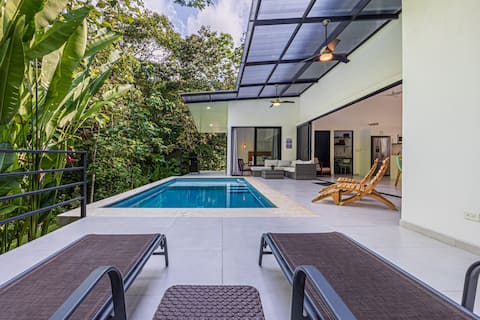 Modern Jungle Home with Pool, close to the Beach!