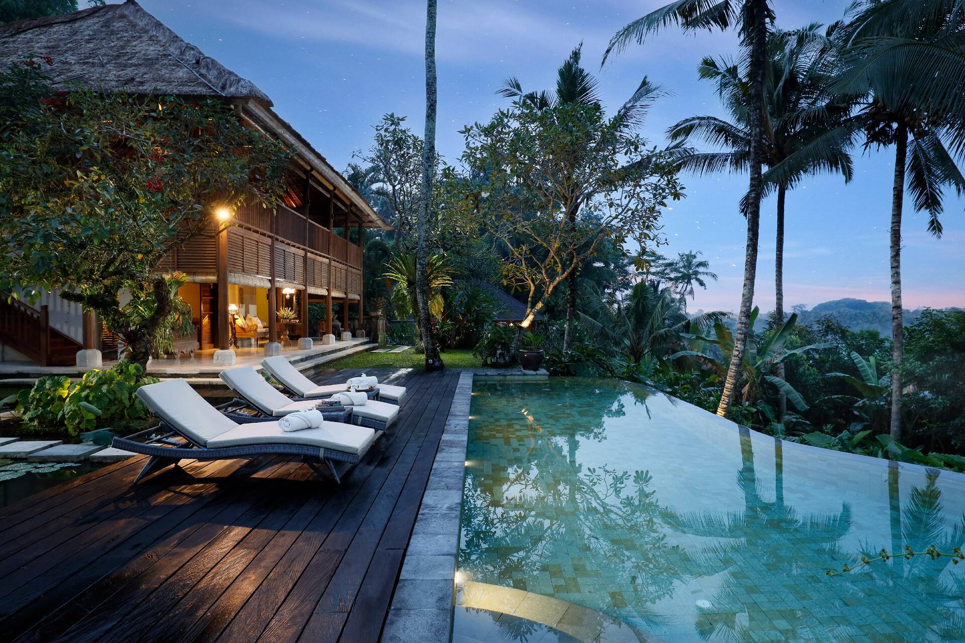 Traditional Infinity Sanctuary 3 Bedroom Private Villa in Ubud