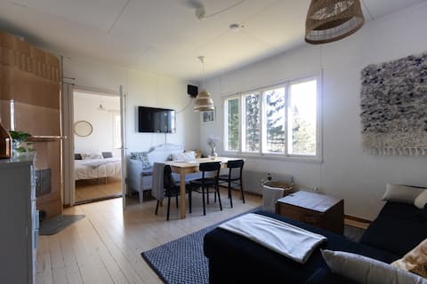 Lakeside cottage - amazing views