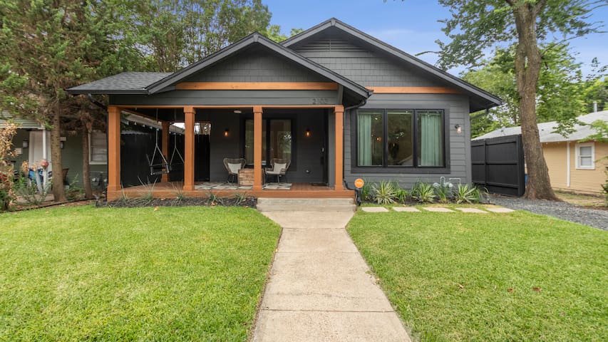 Lower Greenville Craftsman w/Hot Tub