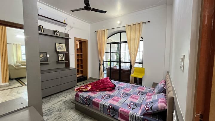 Schlafzimmer 1