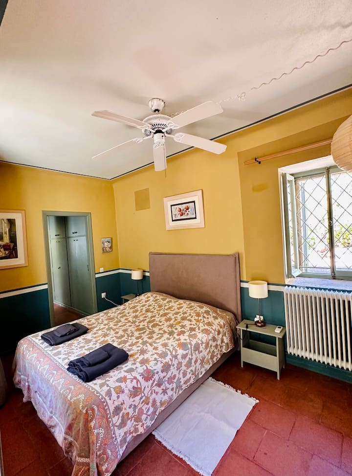 غرفة نوم 2 - سرير مزدوج بمقاس كبير 160 × 200