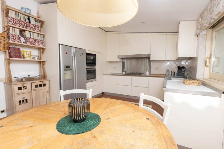 Pantheon Rondanini Luxury Penthouse gallery image 5