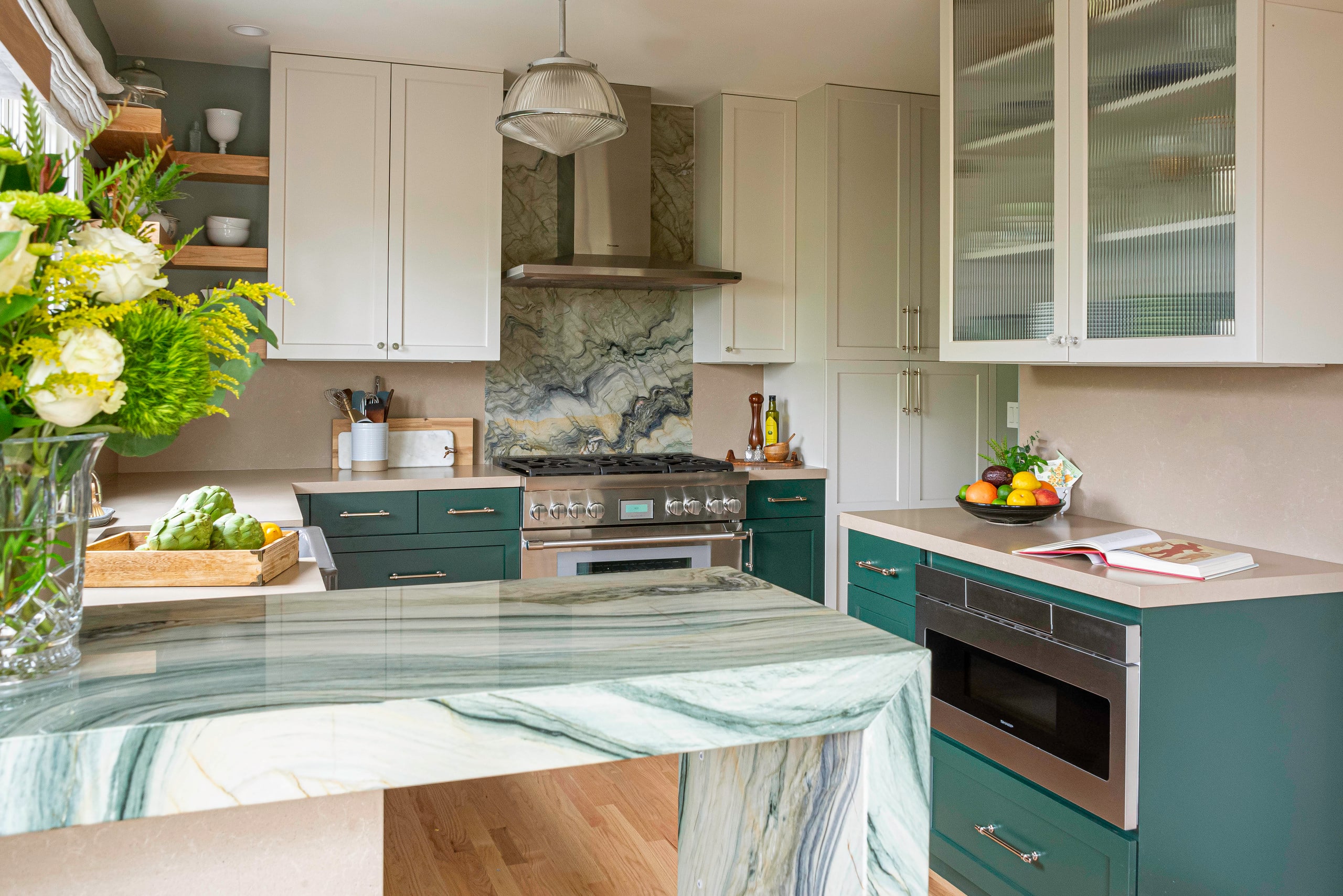 Home in San Francisco · ★4.95 · 2 bedrooms · 2 beds · 2 baths - Image 8