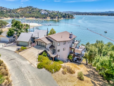 Lakefront Luxury | Private Dock & Wine Country