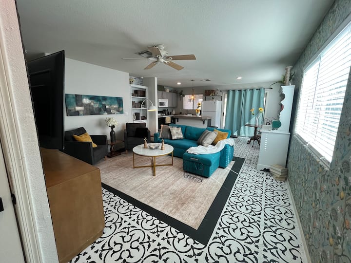 2 Bedroom Home W/ Lots Of Extras - azstateparks, Phoenix