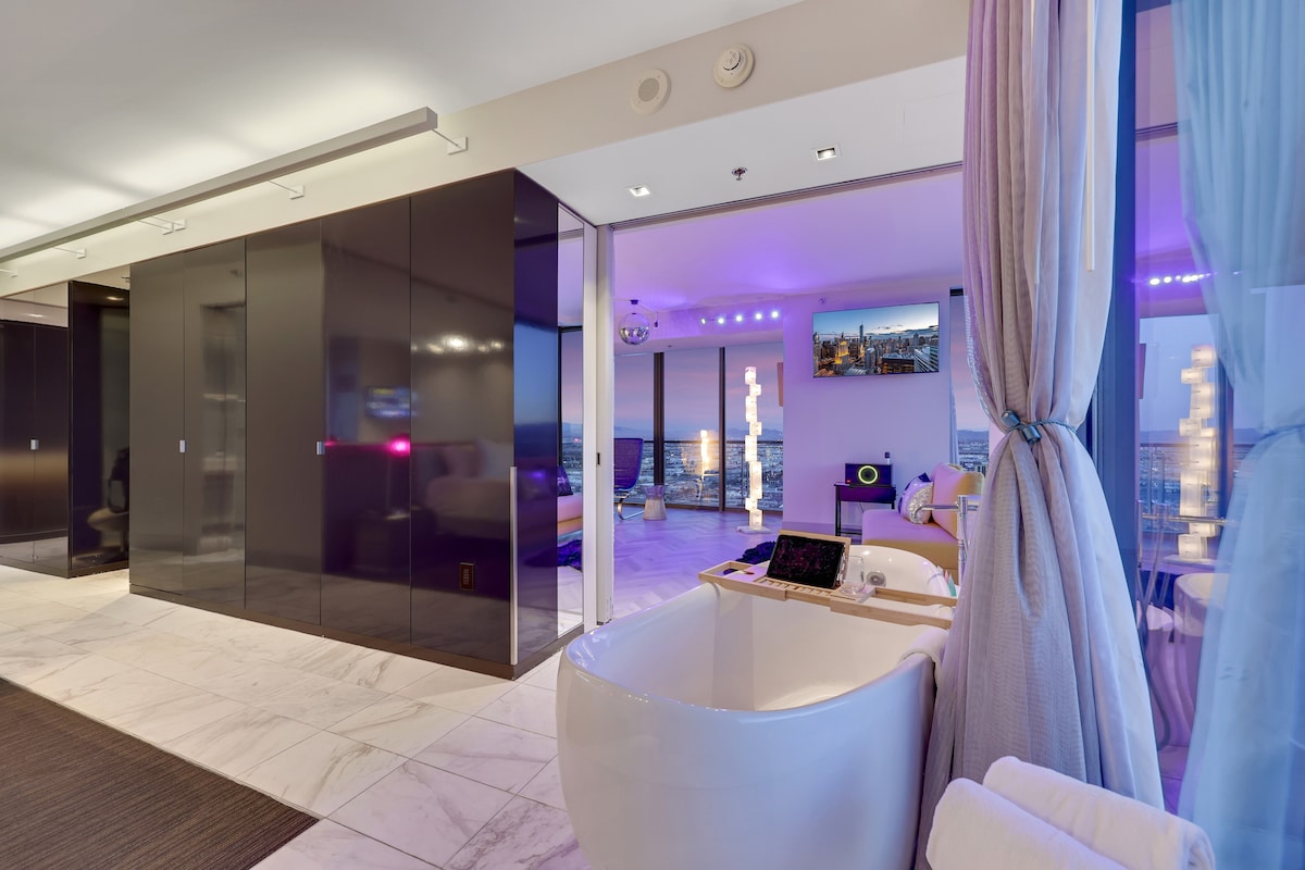 51 FLR 1BR Suite, Strip View, Pool table, Sleeps 6