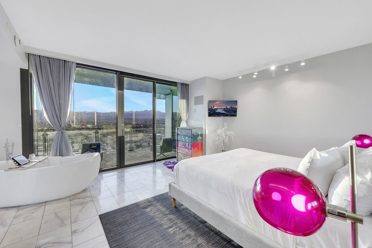 51 FLR 1BR Suite, Strip View, Pool table, Sleeps 6