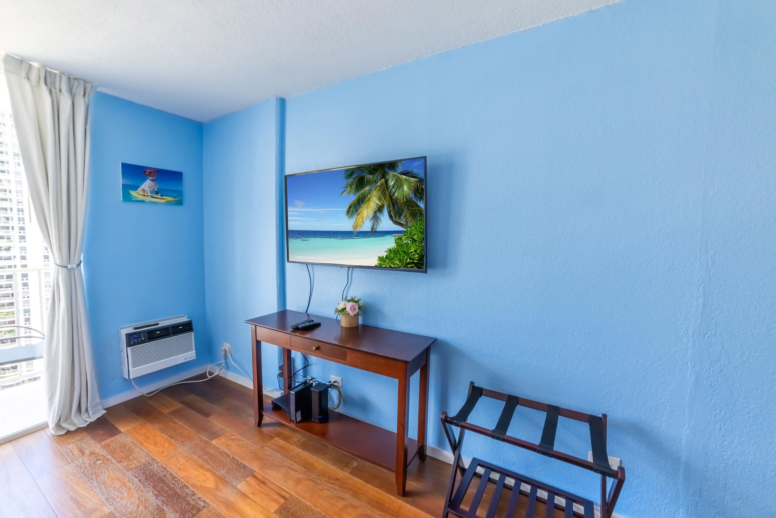 Condo in Honolulu · ★4.92 · Studio · 1 bed · 1 private bath - Image 29