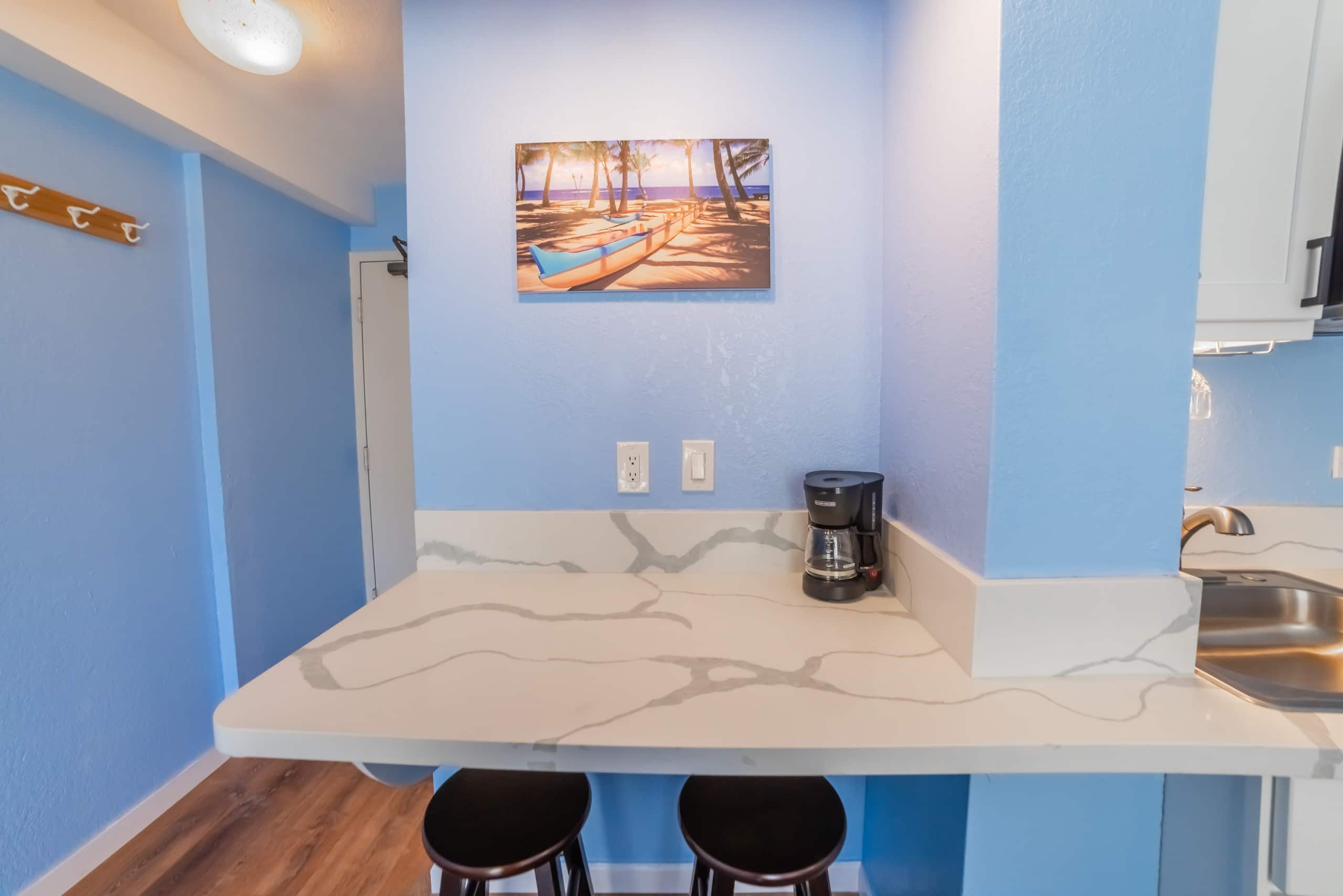 Condo in Honolulu · ★4.92 · Studio · 1 bed · 1 private bath - Image 22