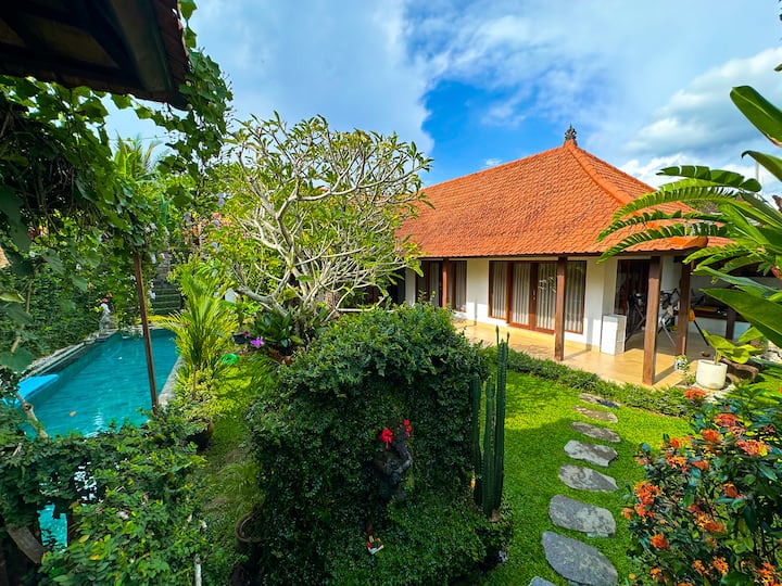 Mandala Paradise Villa -Flower Pool Oasis In Bali - Bali