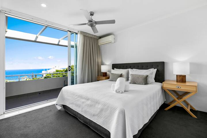 Sundancer Top Level Mid Panoramic Ocean View-2Brm gallery image 4