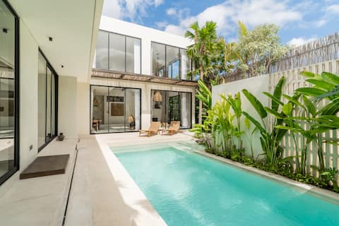 Minimalist Luxurious 3 Bedroom in Canggu