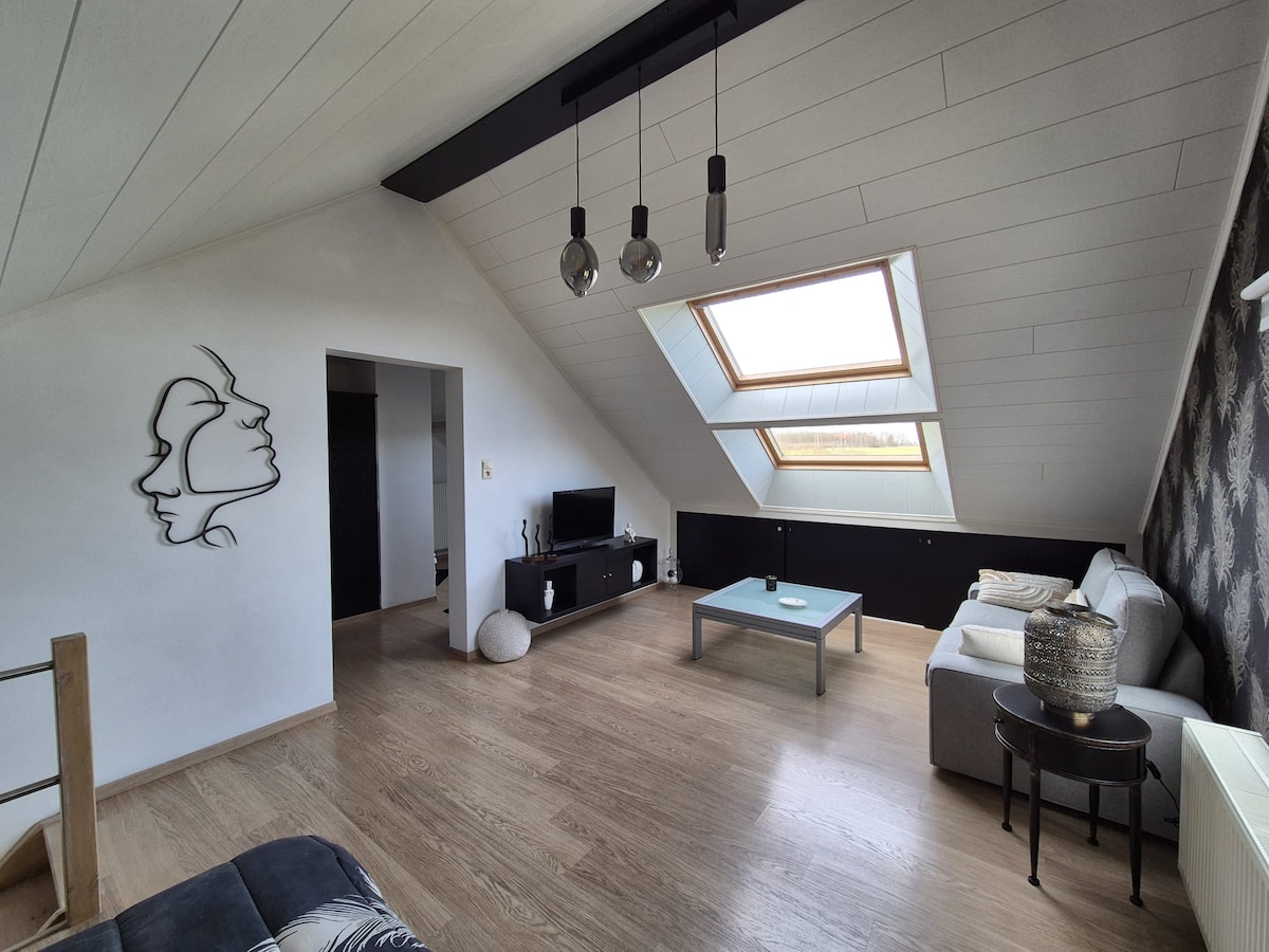 Top performing Airbnb: Beautiful independent apartment in the countryside. in Namur