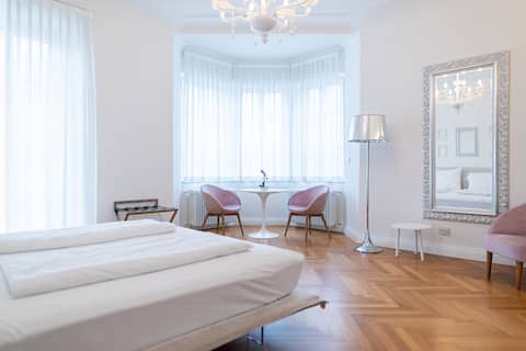 Luxury & Privacy, 3 Double Rooms, Garage