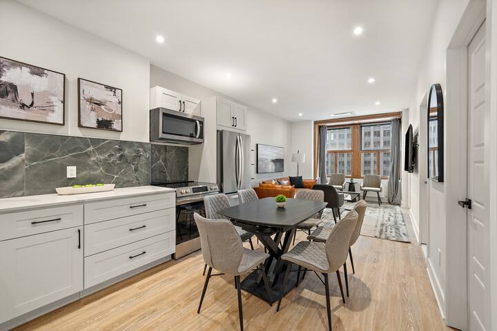 Luxury Central Old Port MTL Apt – Notre-Dame gallery image 4