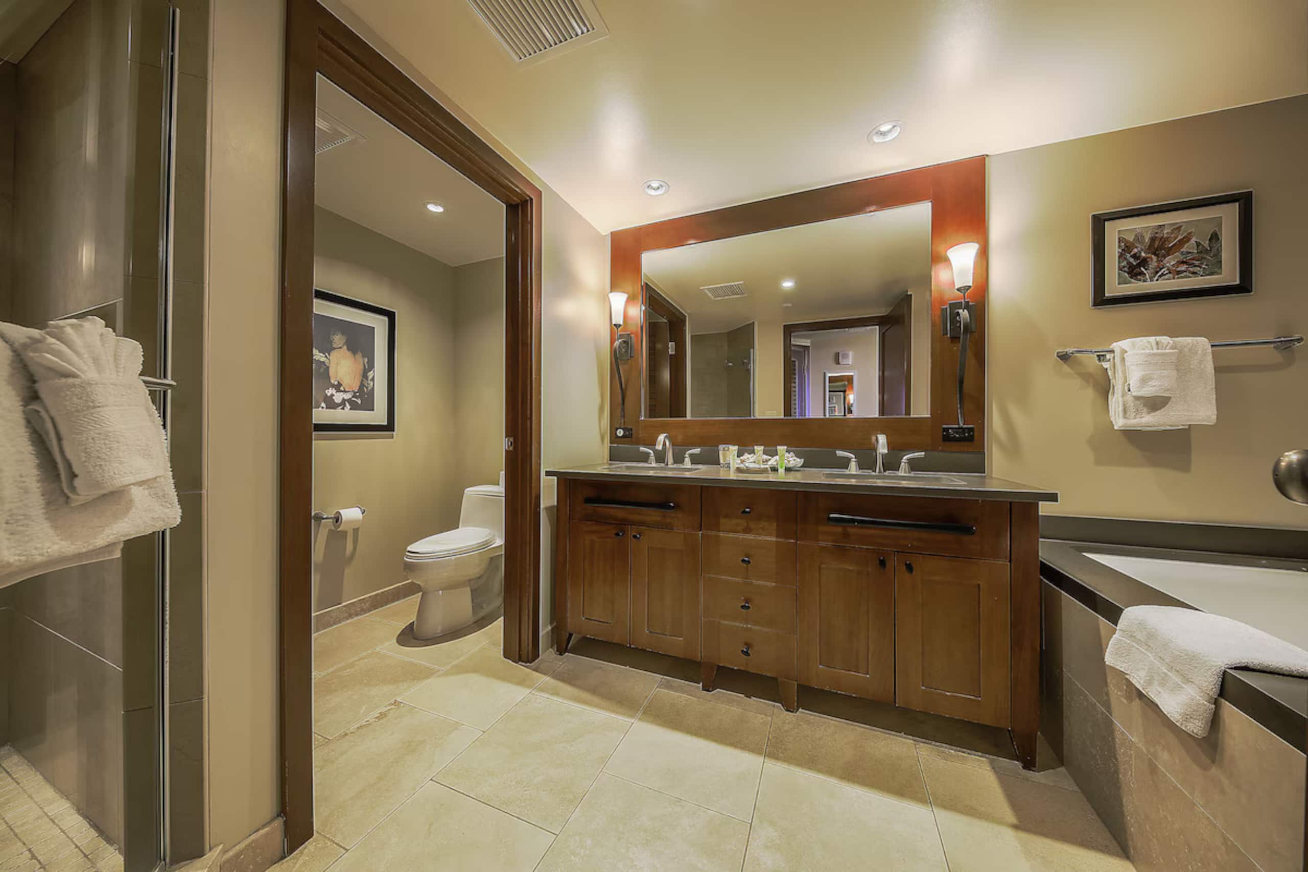 Huge 3/3 Oceanfront Penthouse - Image 10
