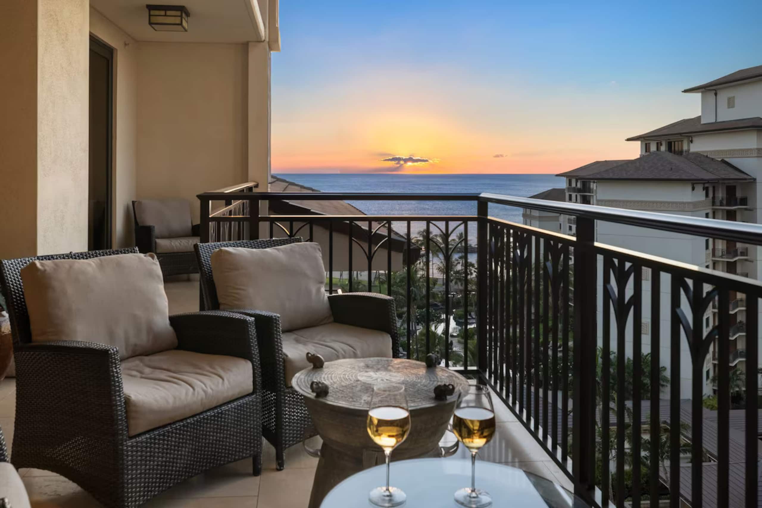 Huge 3/3 Oceanfront Penthouse - Image 18