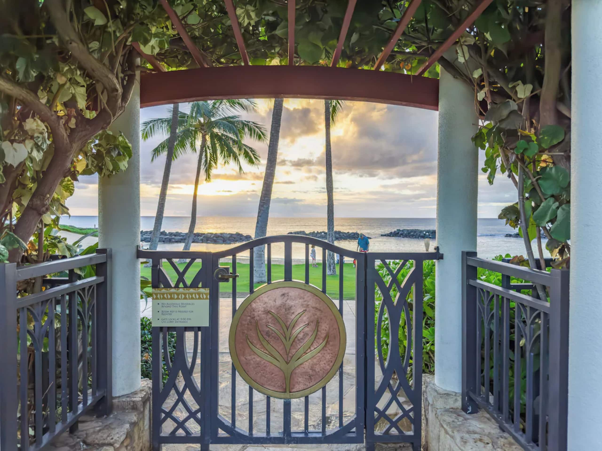 Huge 3/3 Oceanfront Penthouse - Image 39