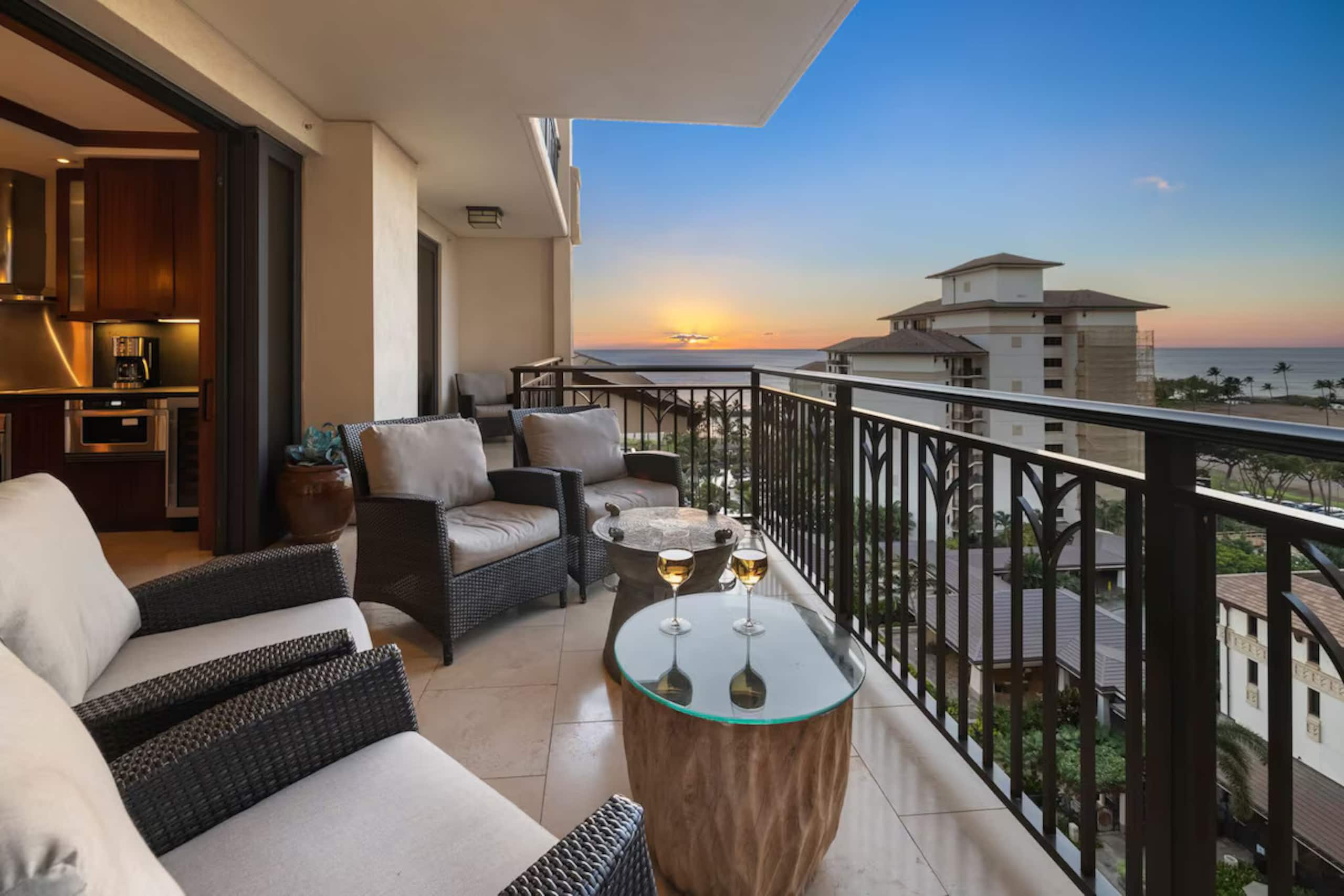 Huge 3/3 Oceanfront Penthouse - Image 12