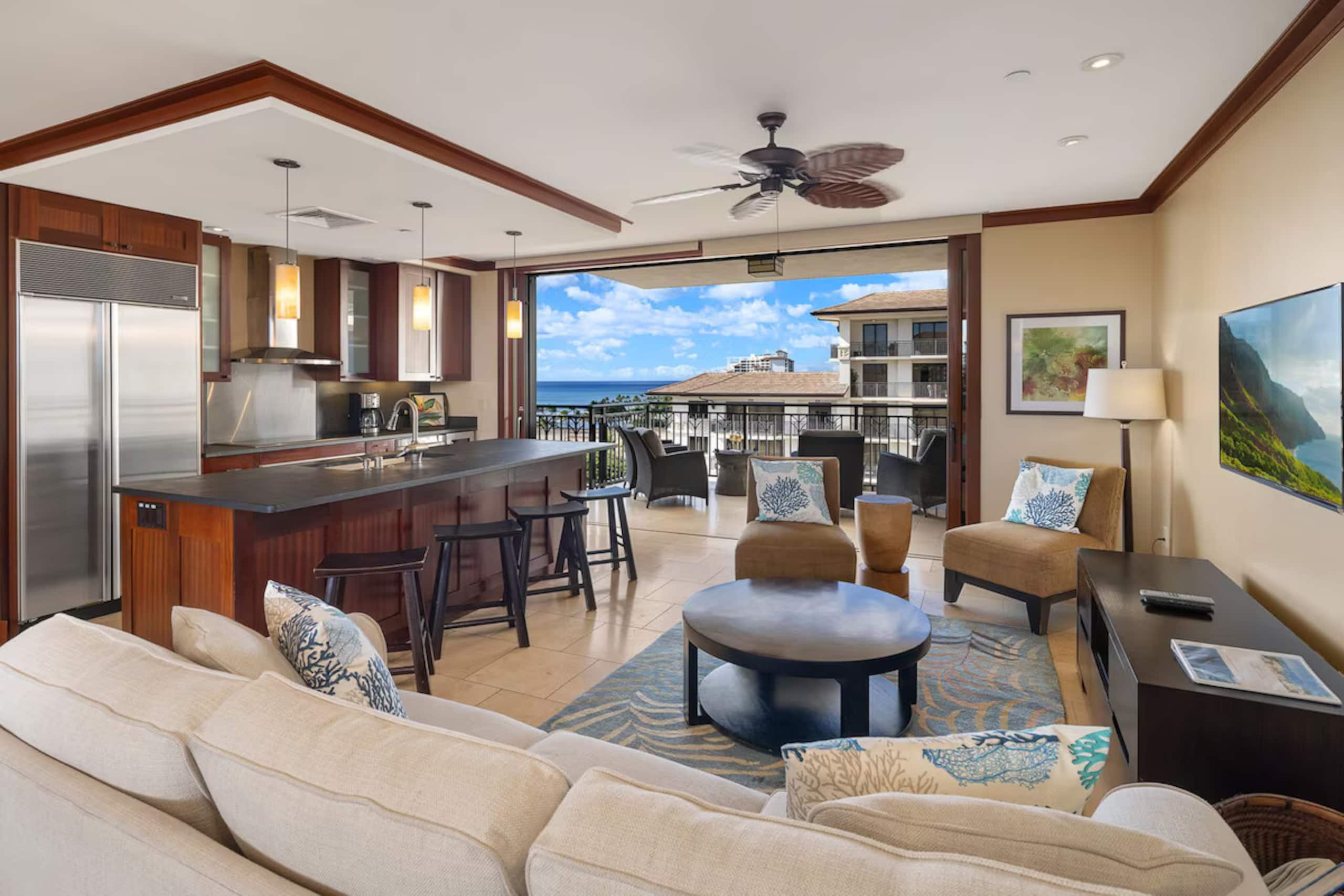 Huge 3/3 Oceanfront Penthouse - Image 8