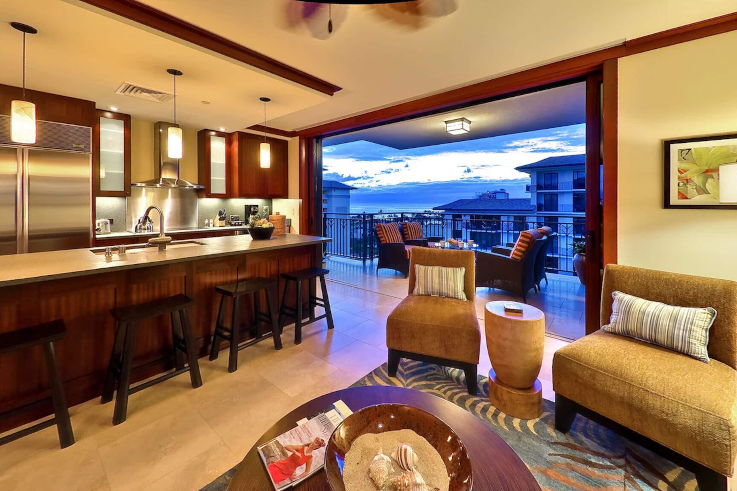 Huge 3/3 Oceanfront Penthouse - Image 1
