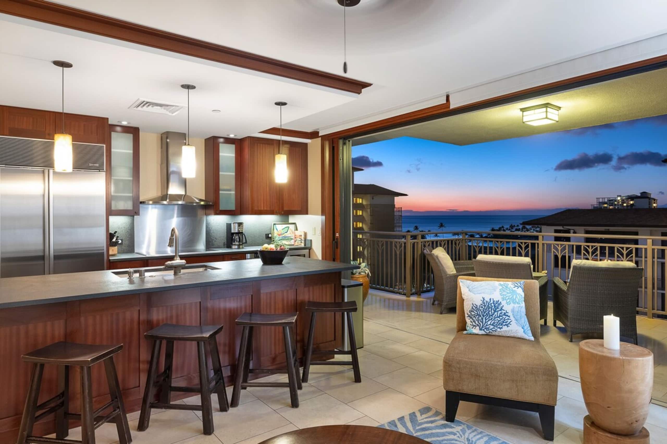Huge 3/3 Oceanfront Penthouse - Image 6