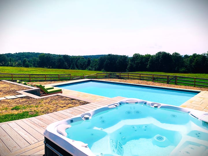 Serene Farmhouse Villa | Pool | Hot Tub | Grill - 根特