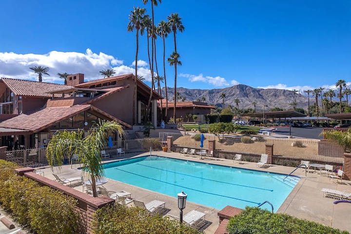 Cozy Rancho Mirage Condo - Rancho Mirage, CA