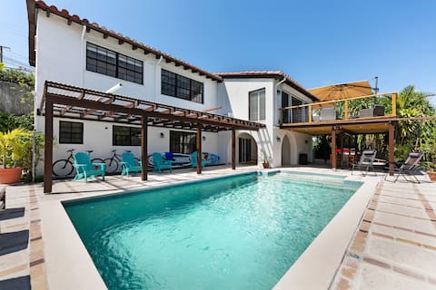 Azure Vista Villa - sea view - walk to beach