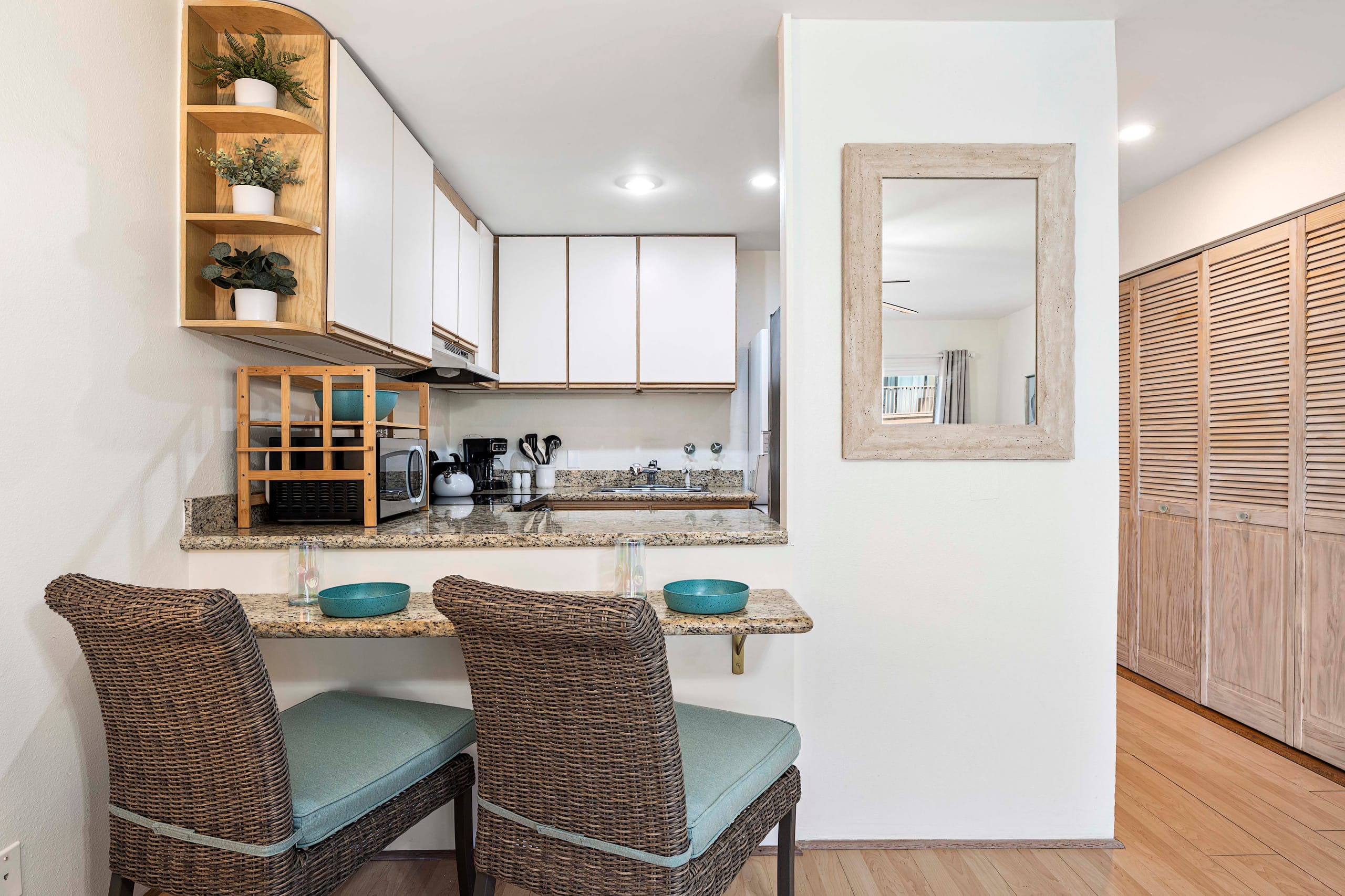 Coastal Elegance Kona Isle. Level Entry. Wi-Fi. - Image 6