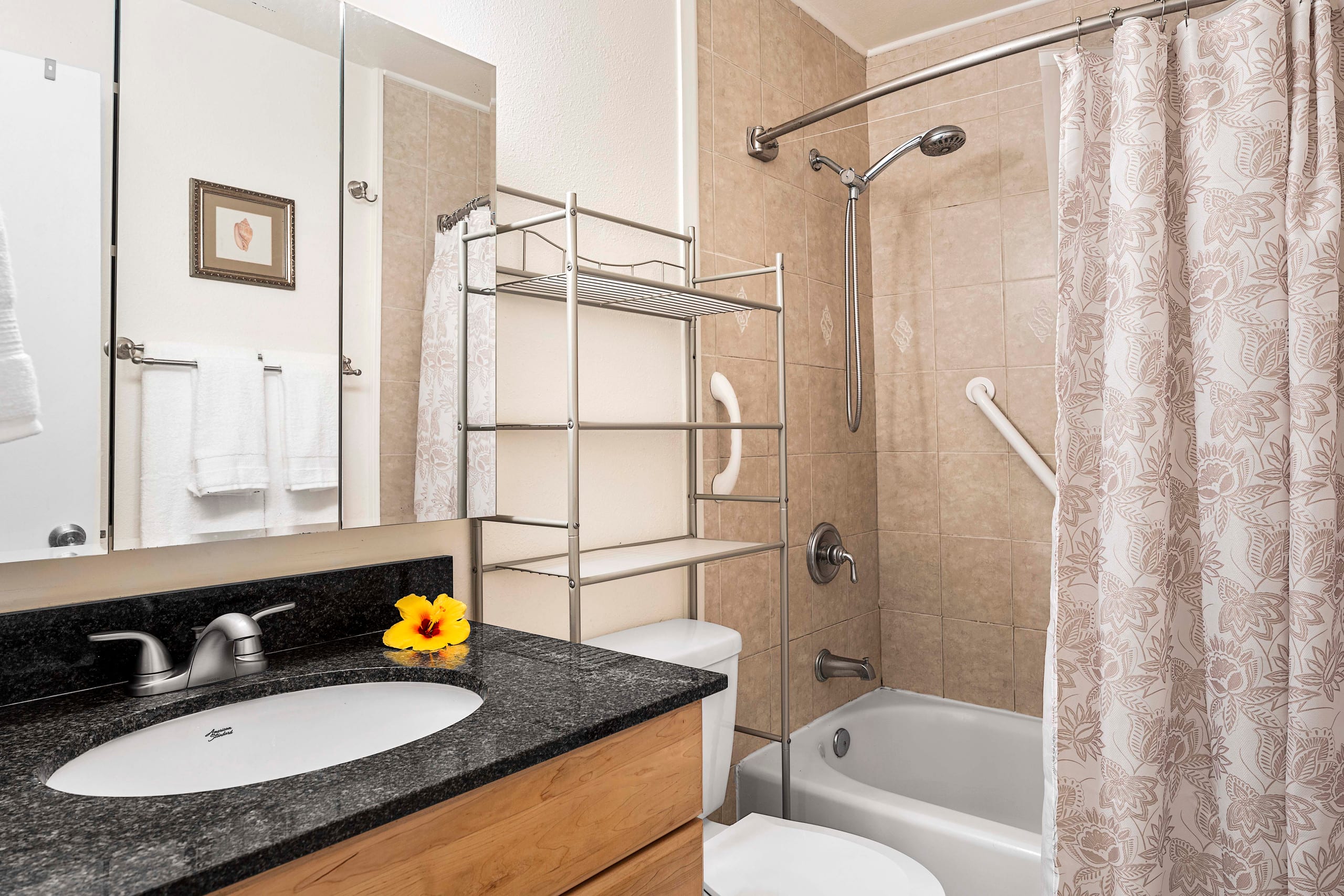 Coastal Elegance Kona Isle. Level Entry. Wi-Fi. - Image 14