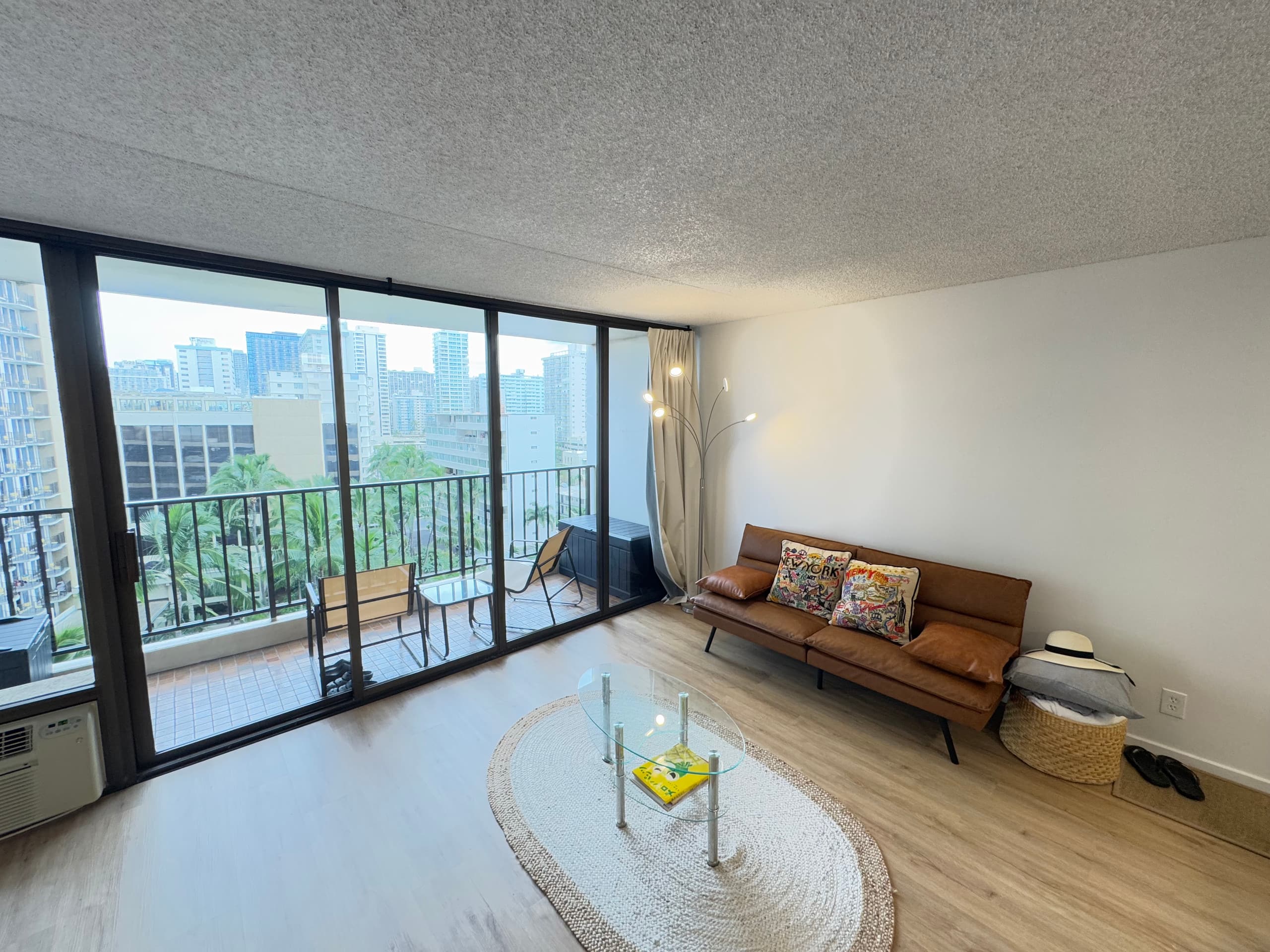 Condo in Honolulu · ★4.91 · 1 bedroom · 2 beds · 1 private bath - Image 6