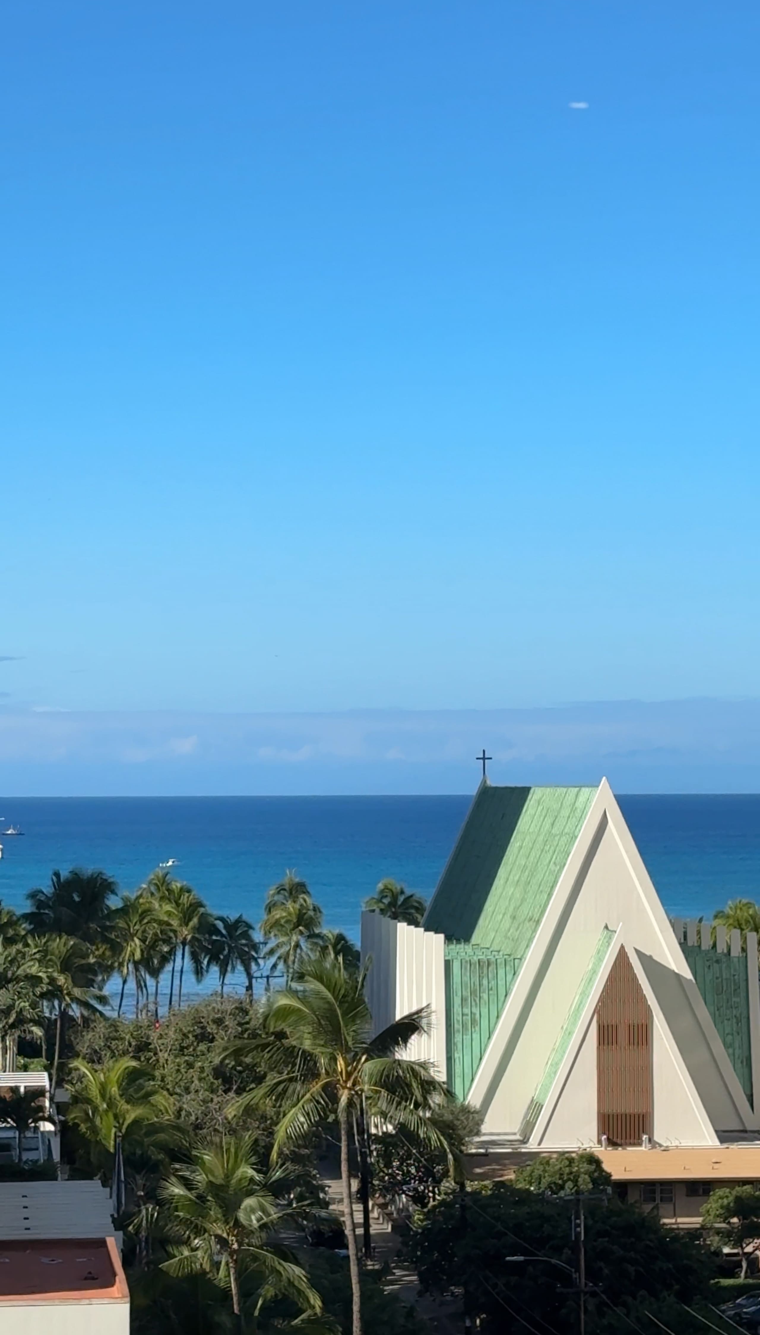 Condo in Honolulu · ★4.91 · 1 bedroom · 2 beds · 1 private bath - Image 33