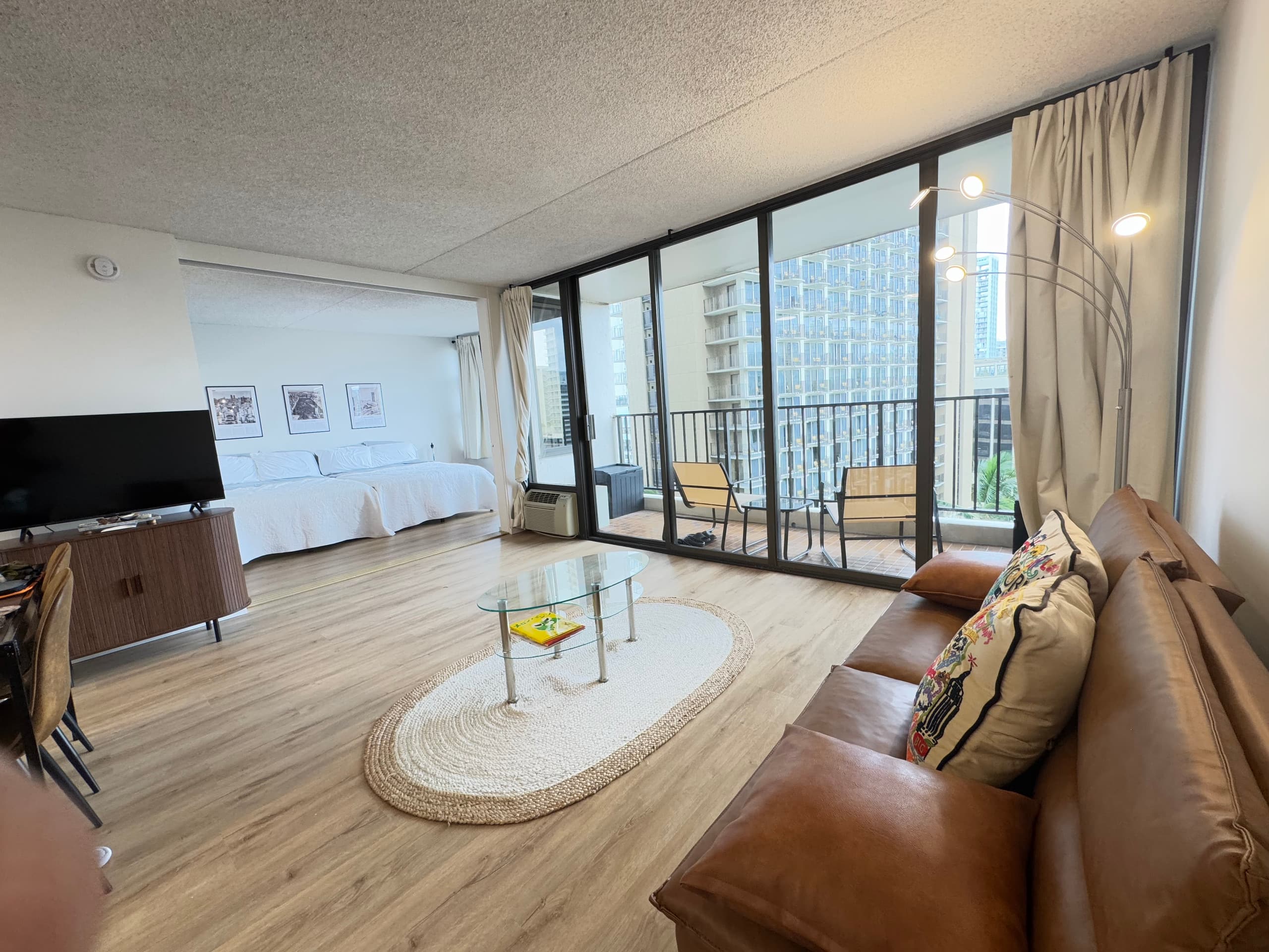 Condo in Honolulu · ★4.91 · 1 bedroom · 2 beds · 1 private bath - Image 7