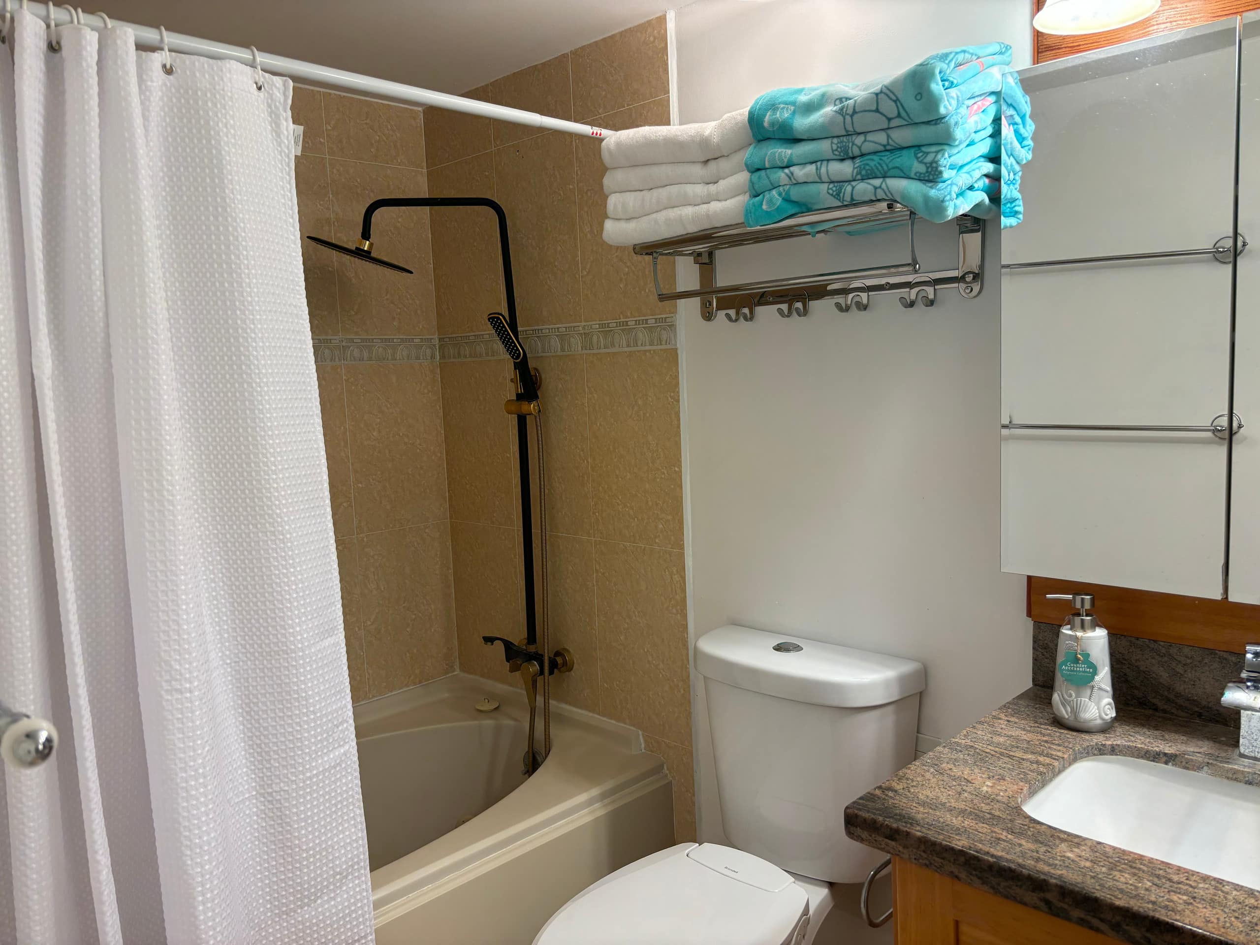 2BR Super Patio W/Free Parking - Image 12