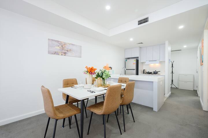 Live On the Iconic Sydney CBD Wharf with family gallery image 2