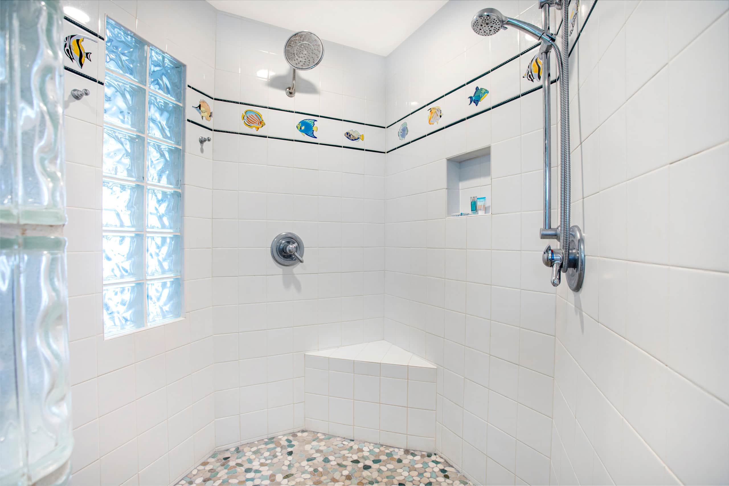 Luxury Oceanfront Condo includes 1 Hotel Amenities - Image 28