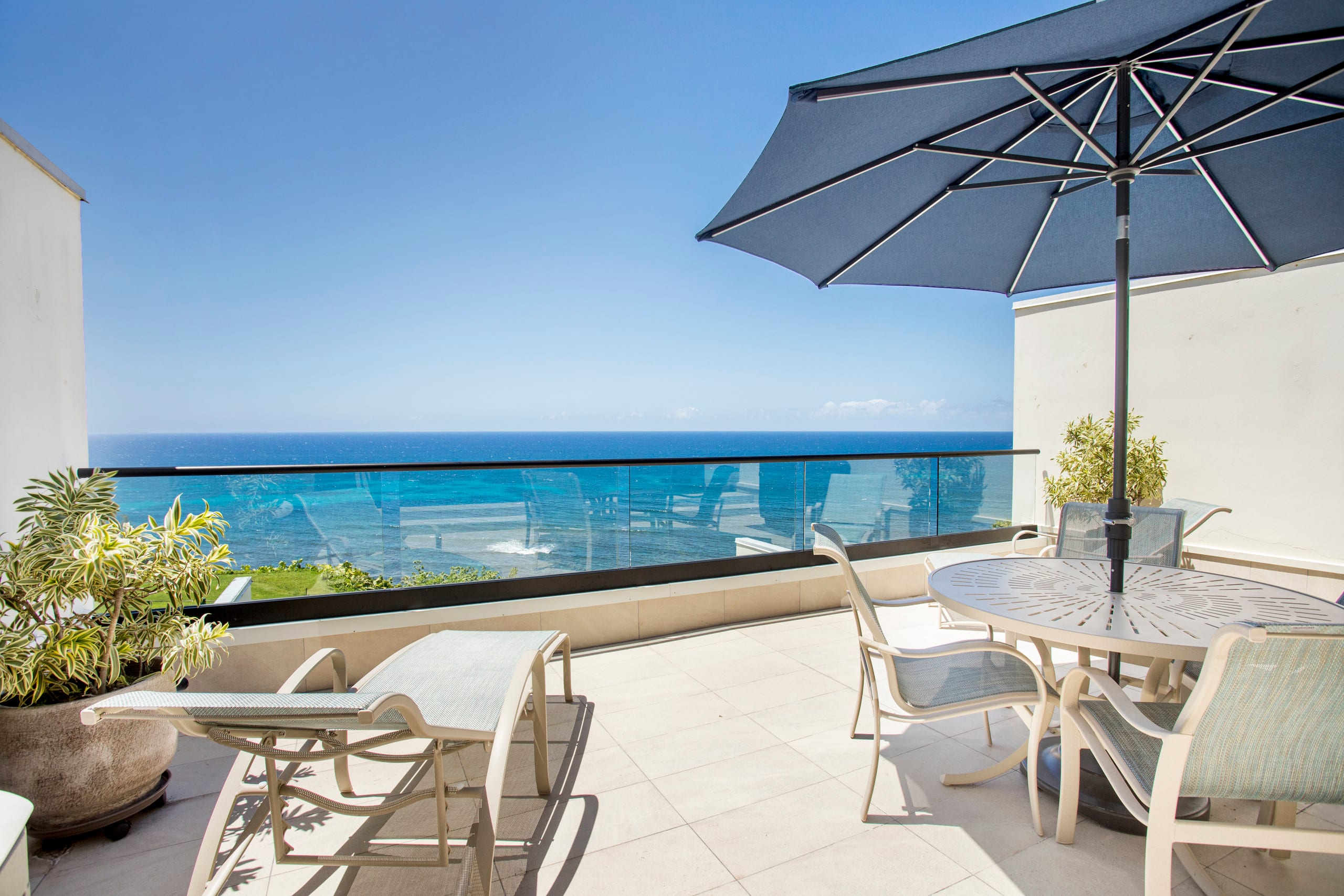 Luxury Oceanfront Condo includes 1 Hotel Amenities - Image 37