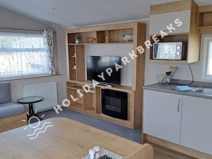 Silver 3 Bedroom Close To Play Park On West Sands - Selsey