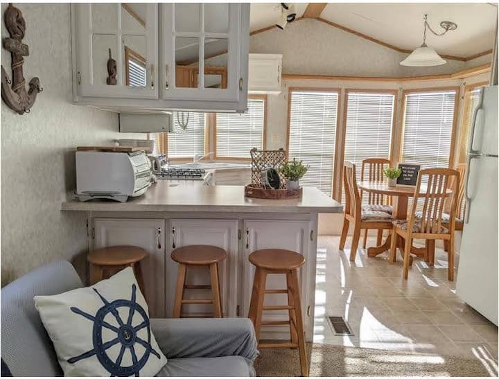 Sherkston Shores Lakeview Stay - Crystal Beach, ON, Canada