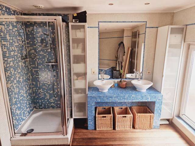 Lightful architectural house gallery image 5