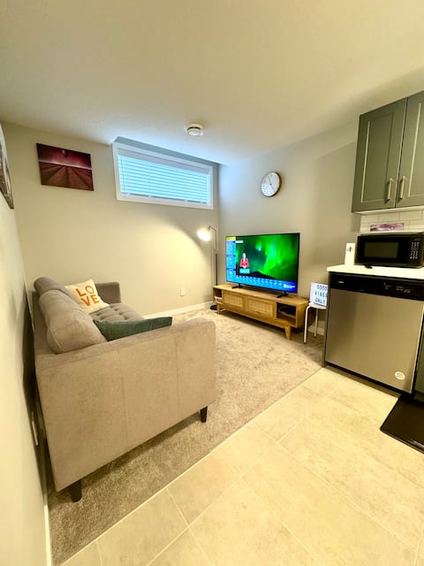 Successful Airbnb property: The Bliss 1 Bedroom Entire Legal Basement Suite in Fraser