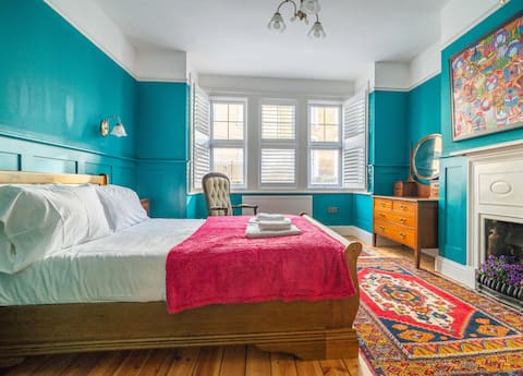 Lovely Beds | 3 bds 2 bath | Garden Pet Welcome